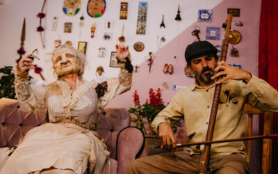 Espetáculo Violeta usa boneca hiper-realista e linguagem do Teatro de Objetos para refletir sobre envelhecimento feminino